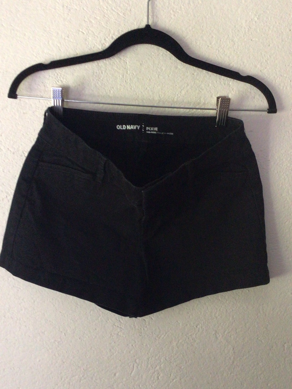 Old Navy Pixie Black Mid Rise Women’s Shorts